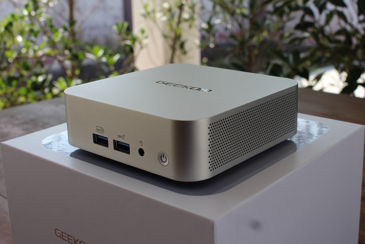 GEEKOM A6 Ryzen 7 6800H mini PC review - Part 1: specifications