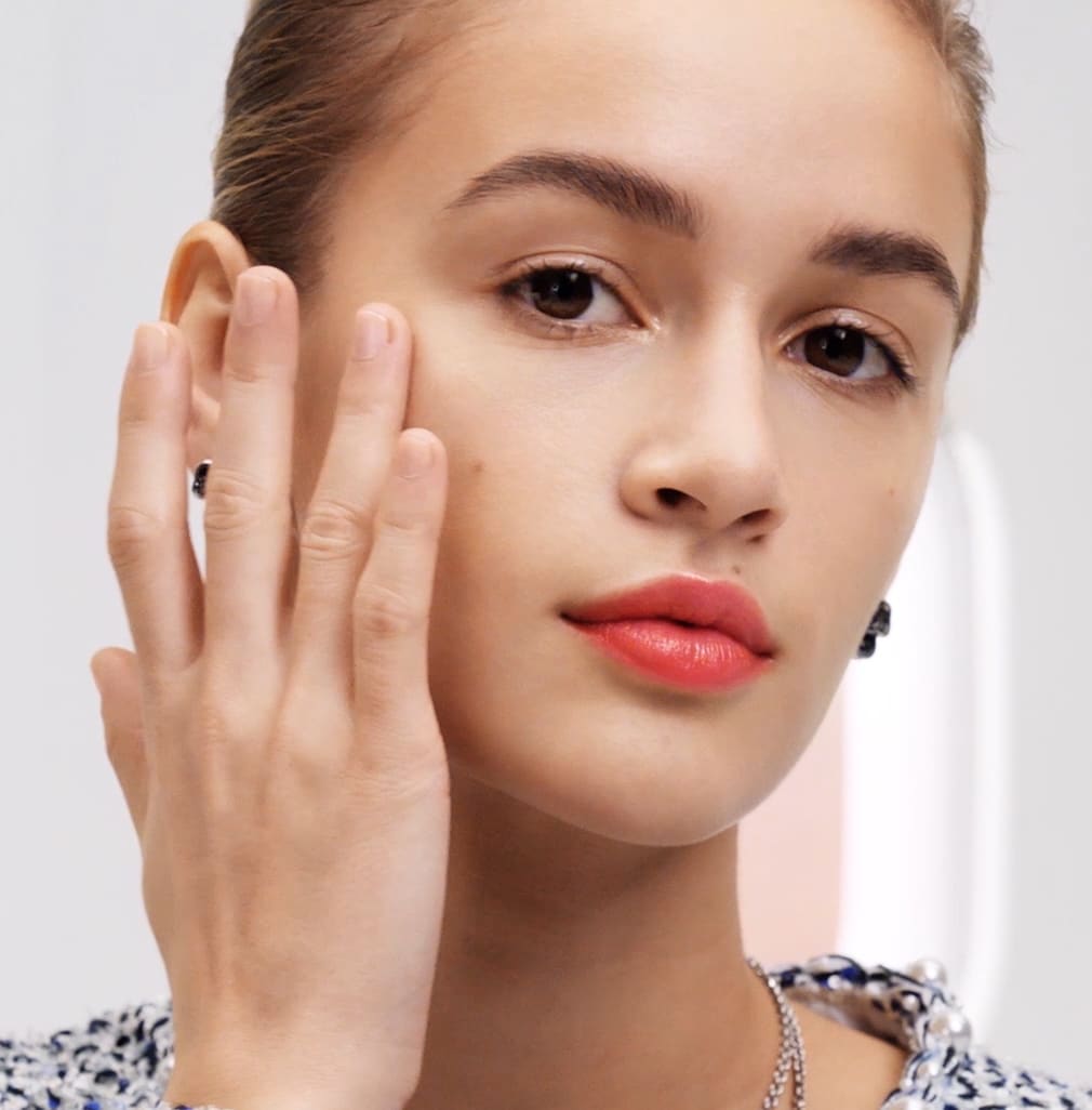 シャネル ビューティ ミックス グローブトロッター - 特集 | CHANEL