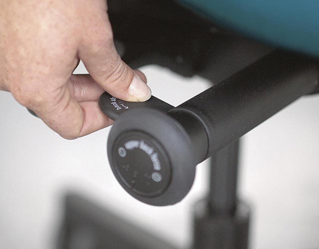 卓越した調節機能で身体にぴったりフィットする」Leap リープ | 製品