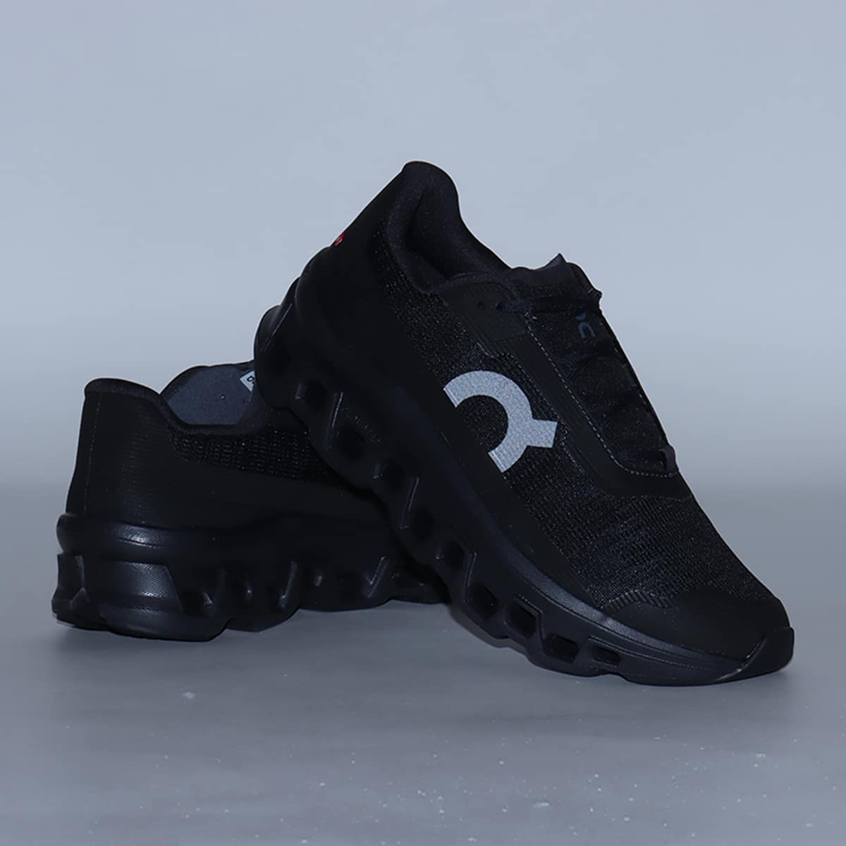 On Cloudmonster Void 1 M Black | Black（オン クラウドモンスター