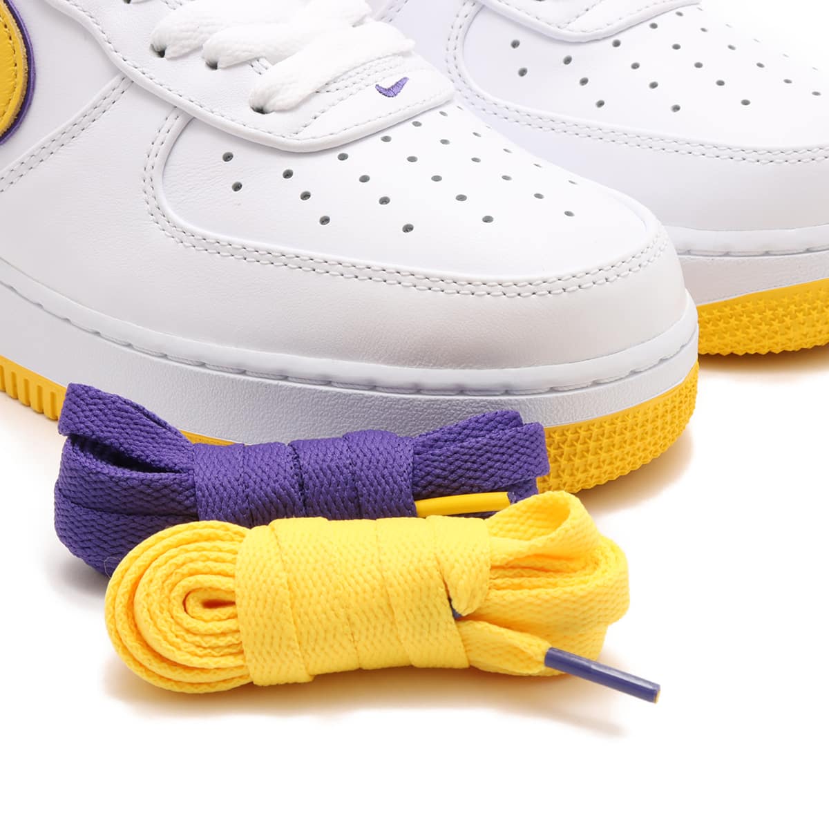NIKE AIR FORCE 1 LOW RETRO QS KB WHITE/VARSITY MAIZE-VARSITY