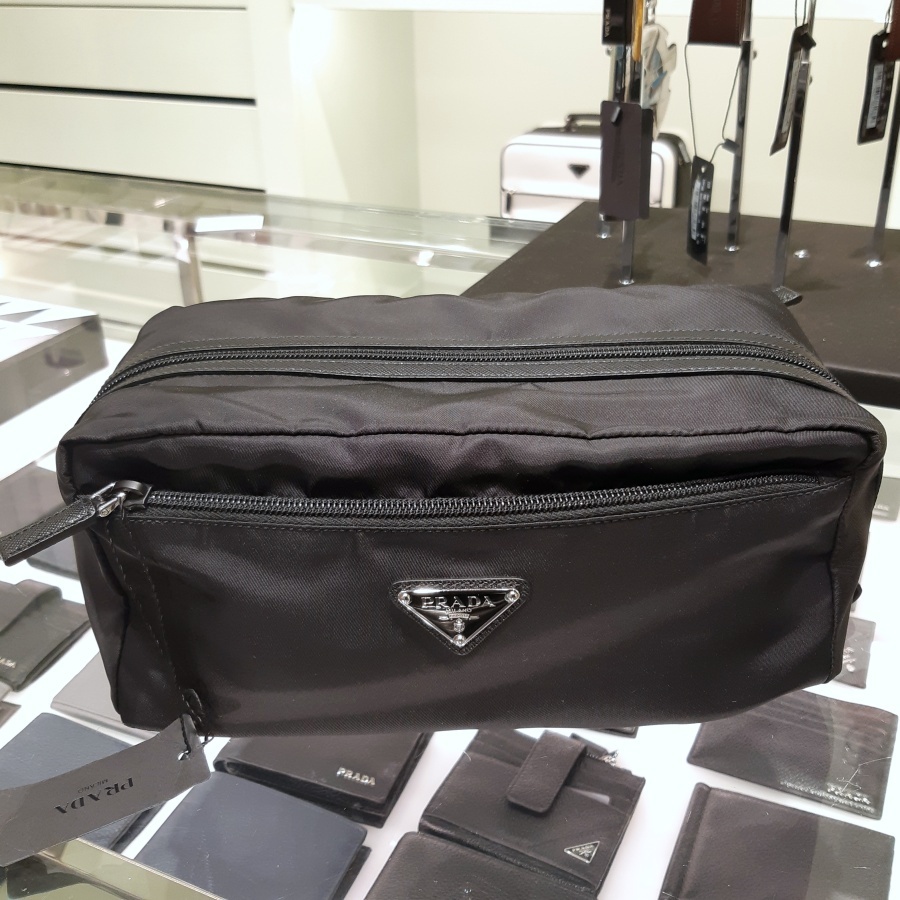 セール】プラダ☆三角ロゴナイロンマルチポーチメンズ☆2NA029 (PRADA