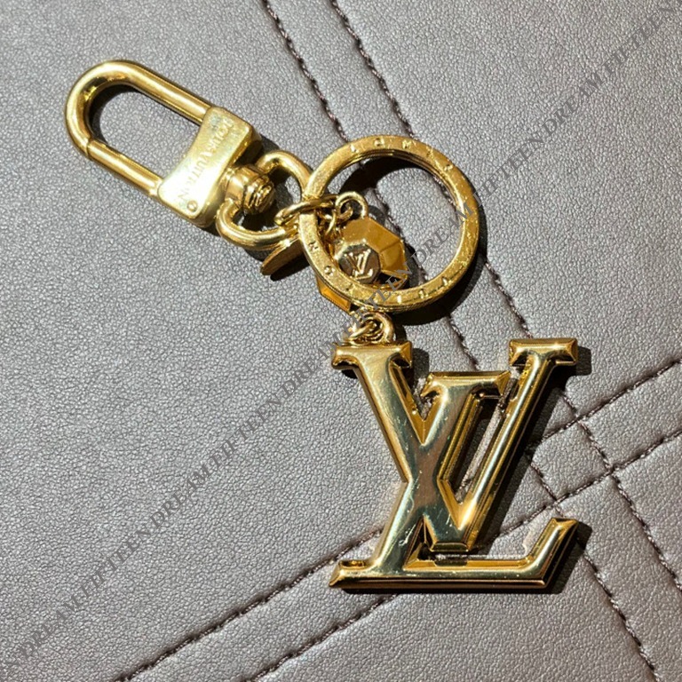 国内即発 LOUIS VUITTON ポルト クレ・LV ファセット (Louis Vuitton