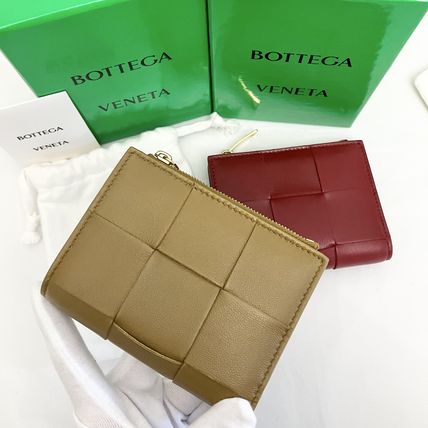 二つ折り BOTTEGA VENETA(ボッテガヴェネタ) 折りたたみ財布