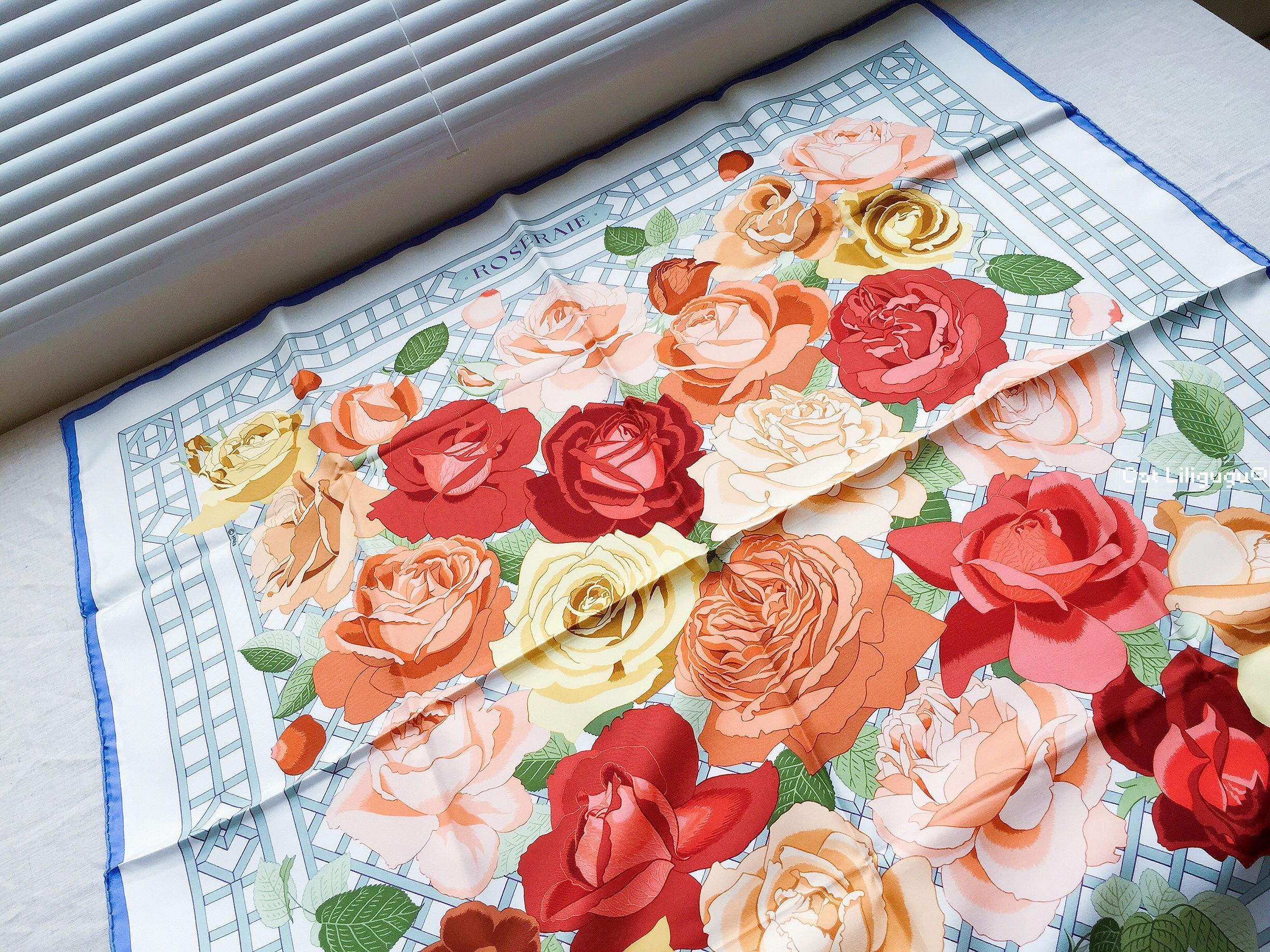 エルメス)カレ90《ROSERAIEバラ園》 90スカーフ (HERMES/スカーフ