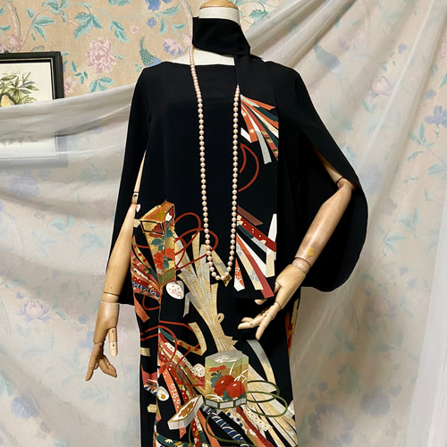 着物リメイク 黒留袖ドレス ケープスリーブ 友禅染 ワンピース 花かん