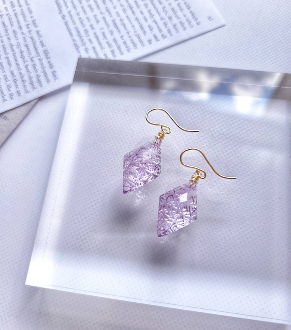 天然石 14kgf 江戸切子のようなピンクアメジスト*カービングの一粒