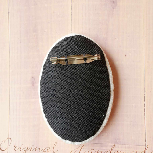 大きな刺繍ブローチくるみボタン クリスマスツリー ブローチ Eiko