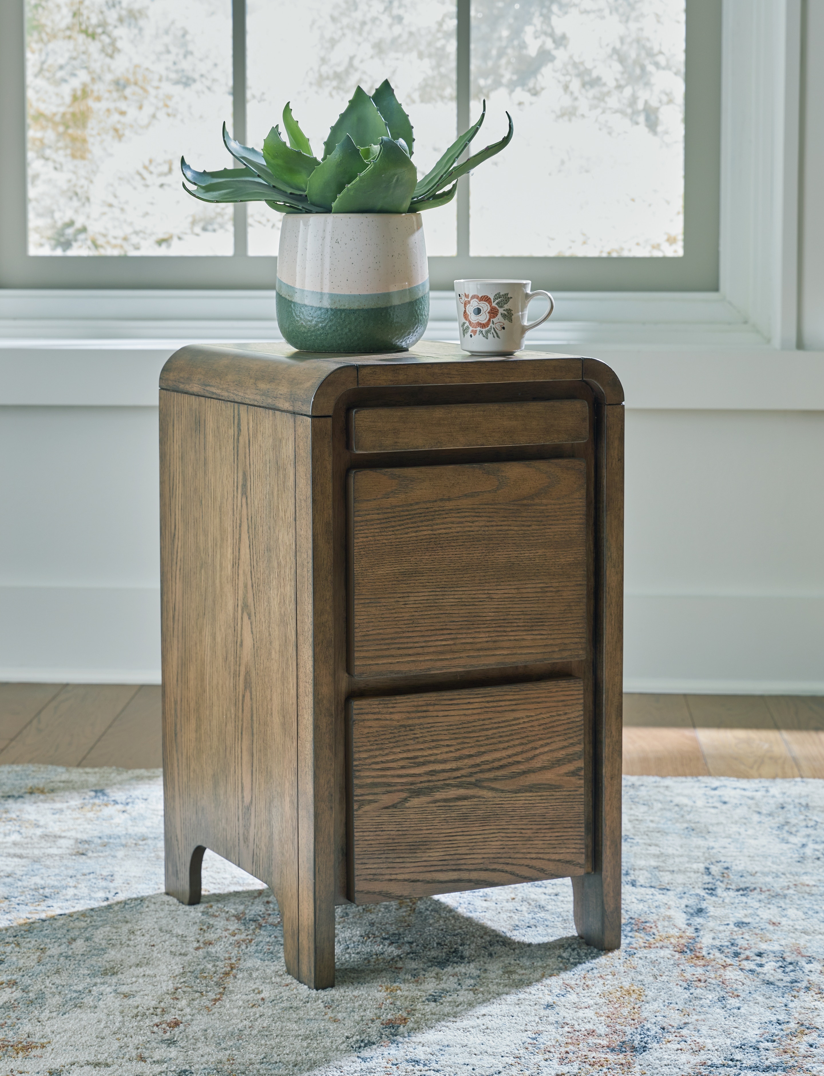 Signature Design by Ashley Living Room Jensworth Accent Table