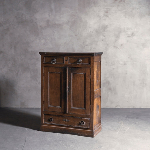 アンティークキャビネット — Antique Shop IWARE