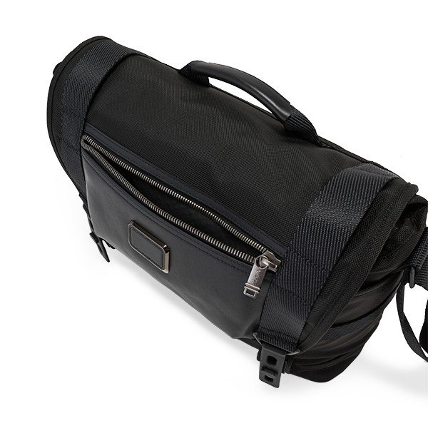 トゥミ TUMI アルファ ブラボー メッセンジャーバッグ「ファロン