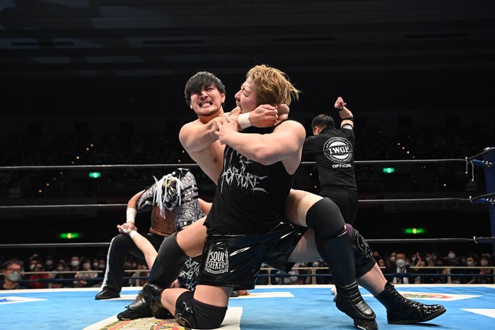 新日本】鈴木&デスペ&成田がNEVER6人タッグ王座奪取！ユニット名を