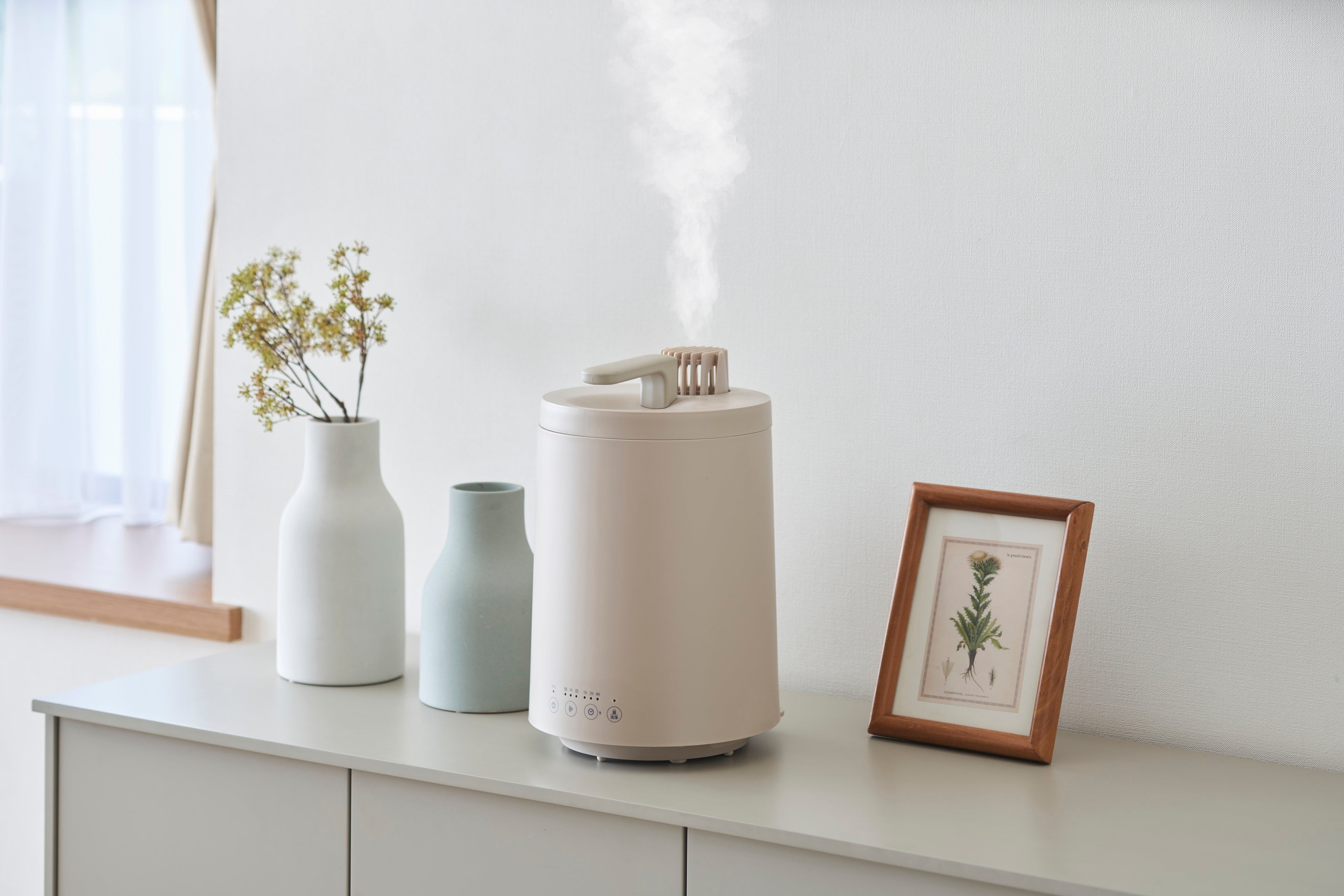 大きなレバーで開けやすく給水、お手入れ簡単な「カンタン給水スチーム