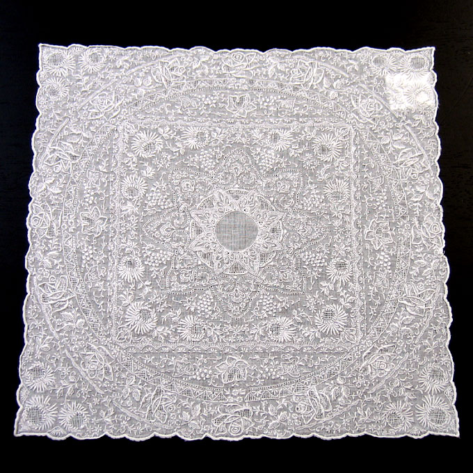 おすすめのスワトウ刺繍の小物。中国三代刺繍、繊細な手仕事にうっとり