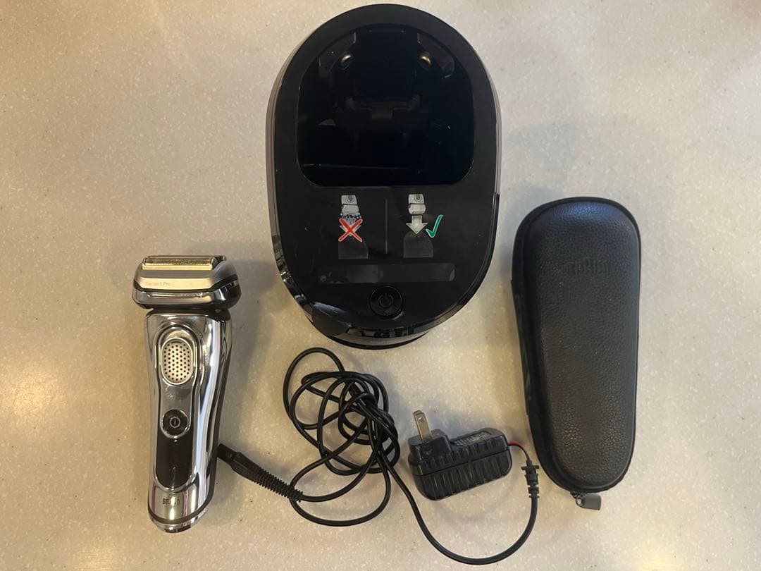 ブラウン シリーズ9 9295CC【替刃交換後／アルコール洗浄済】 ブラウン シリーズ9 9295CC【替刃交換後／アルコール洗浄済】 - メルカリ