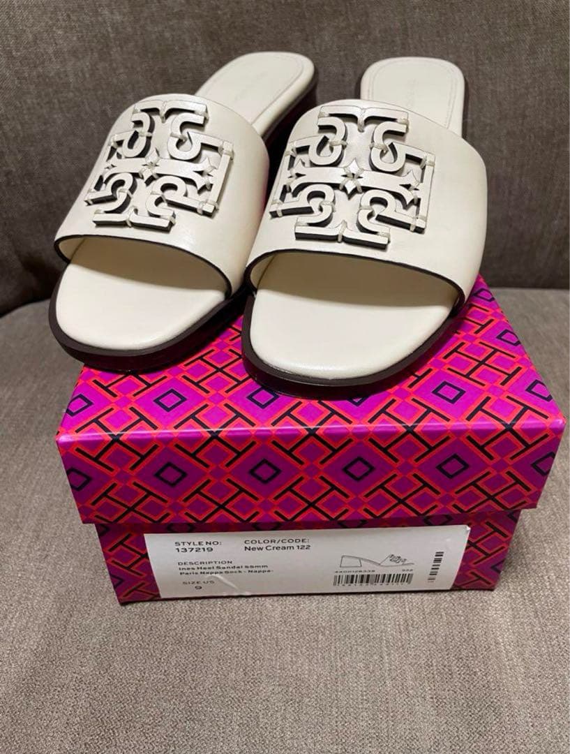 【トリーバーチ】サンダル　ホワイト ホワイト（白）系 Tory Burch(トリーバーチ) サンダル・ミュール