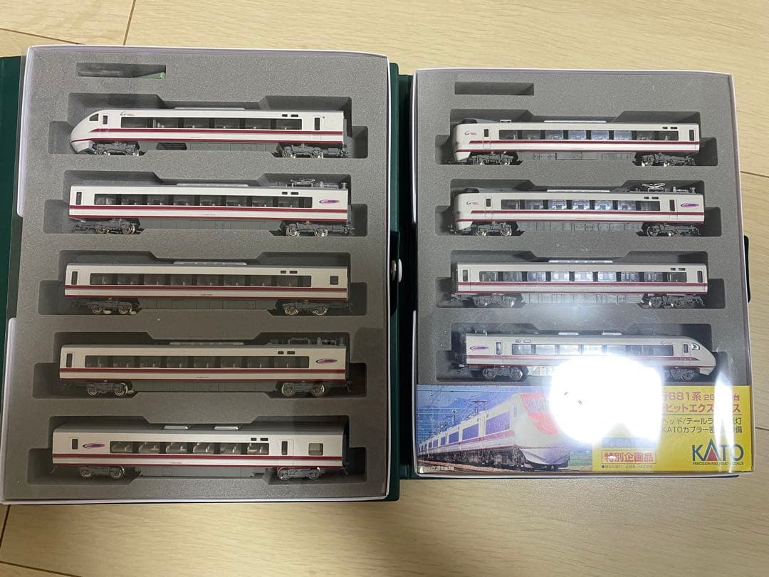 KATO 10-381 681系　2000番台　北越急行スノーラビット 北越急行681系「スノーラビットエクスプレス」が入線しました。2021