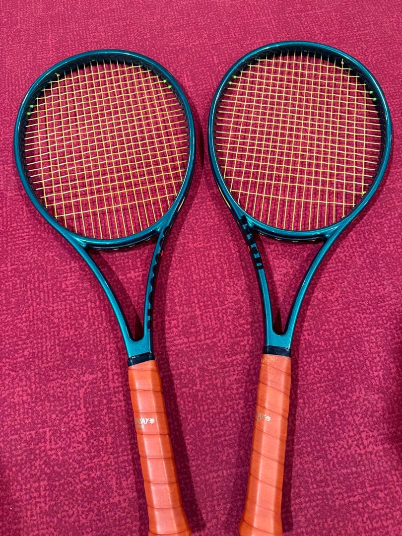 ウィルソン プロラボ BLADE PRO 18X20 V9 (G3) 2本 BLADE PRO 18x20 V9 by Wilson Japan Racquet online - ウイルソン公式