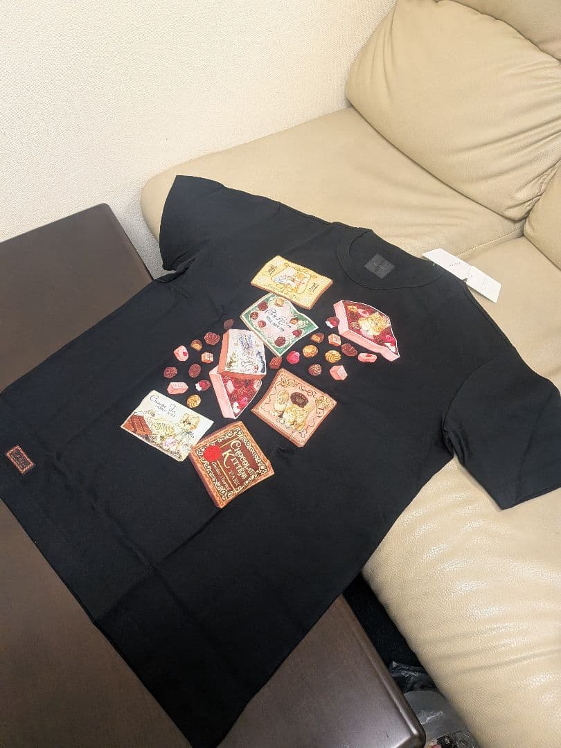 カールヘルム　新品　猫T Karl Helmet カールヘルム Tシャツ ネコ トランプ - メルカリ