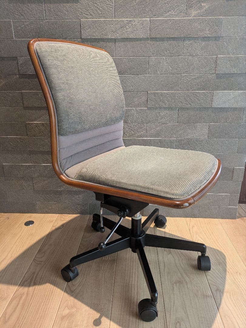 karimoku / カリモク デスクチェア 書斎椅子XS0771WE（廃盤品） カリモク家具（KARIMOKU FURNITURE） 特典付◇本革張デスクチェア