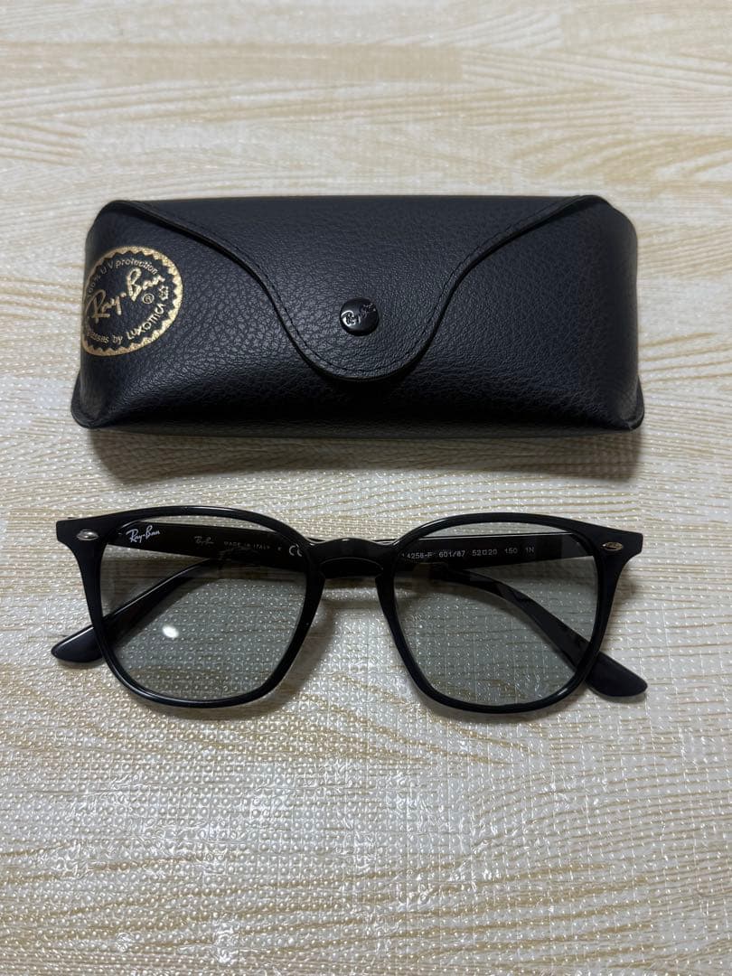 レイバン RB 4258-F ブラック グレーレンズ Ray-Ban(レイバン) RB 4258F-601/87ポリッシュブラック(52) - 武田メガネ
