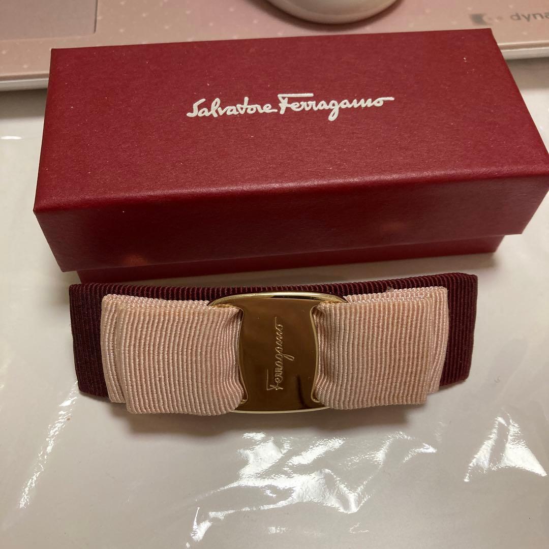 フェラガモ　リボンバレッタ　バイカラー　ヴァラ FERRAGAMO（フェラガモ） バレッタ VARA ヴィラリボン 34 2019