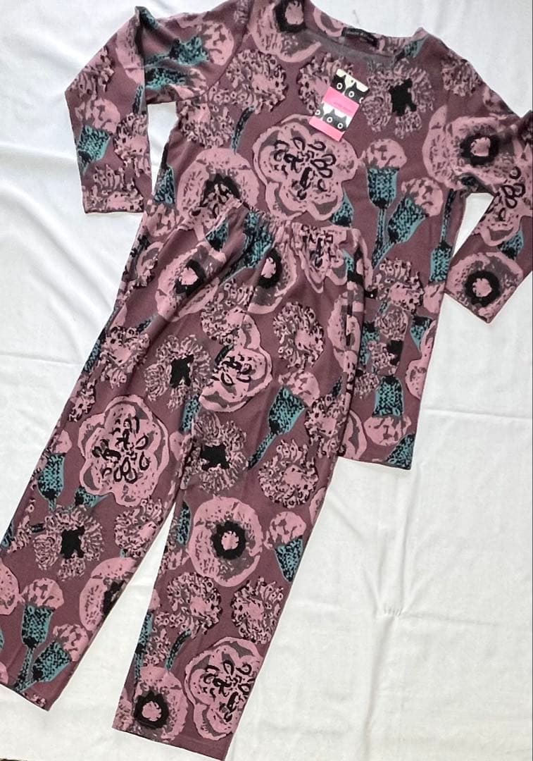 ワコールマタノアツコ　パジャマ長袖長ズボン　サイズＭ　【新品タグ付き】 ATSUKO MATANO by WACOAL 【15％OFF】ワコール レディースパジャマ