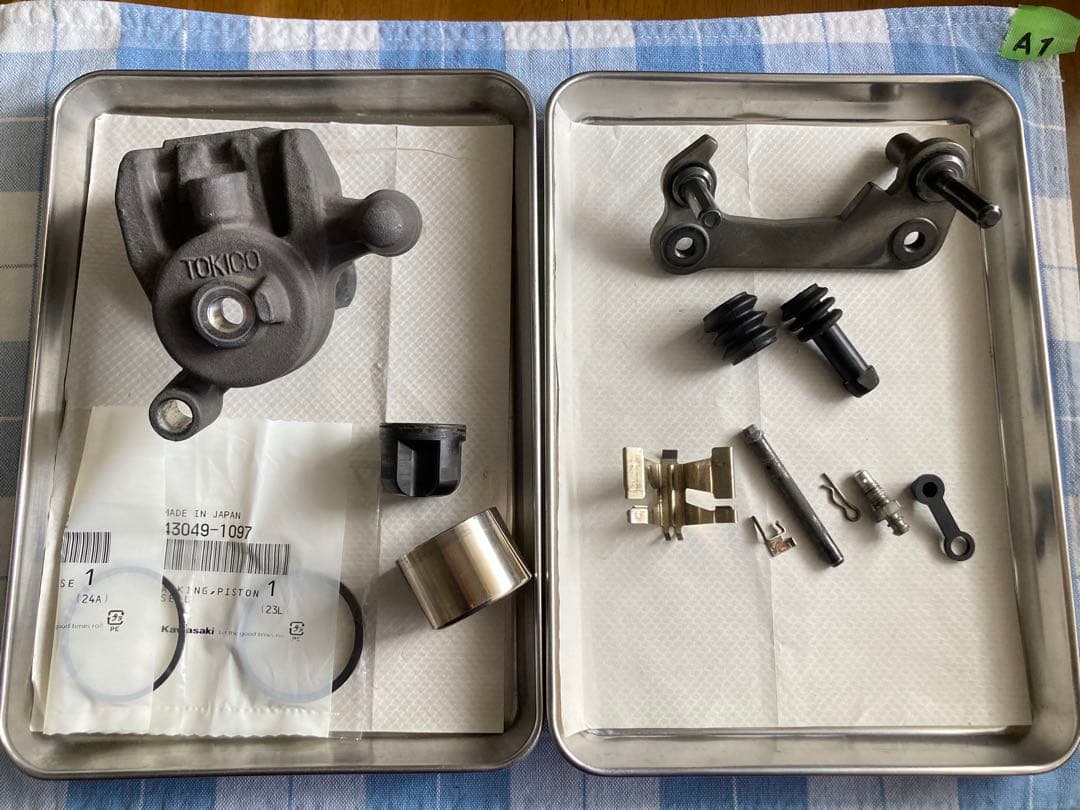 リアキャリパー 【17】 純正ピストン 分解清掃 ゼファー・ZRX400他車種 カワサキ（Kawasaki） ゼファー400(ZR400C) C1〜C4 リヤマスター