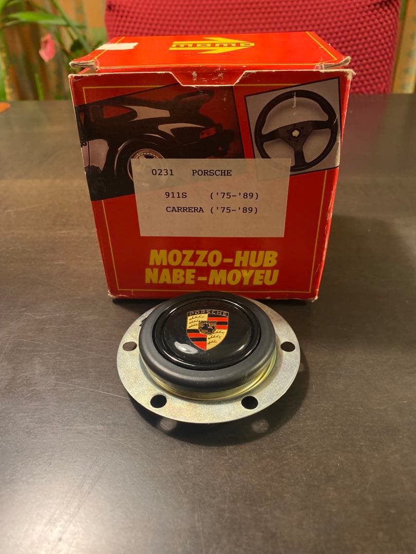 （未使用）ポルシェMOMO 純正ホーンボタン モモ MOMO ポルシェ ホーンボタン/ステアリング/911/930/964/993/996