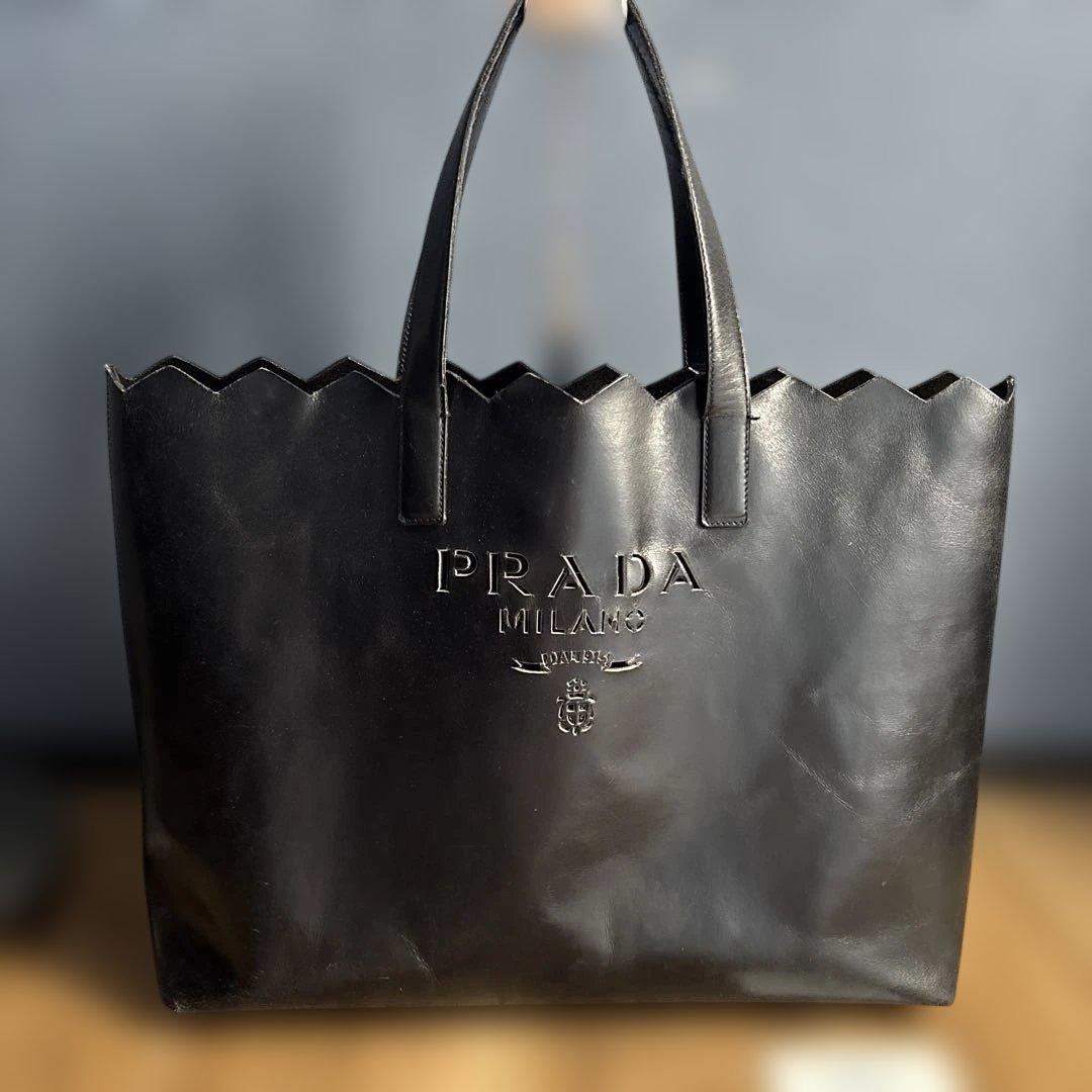 PRADAトートバッグ型抜きロゴ 楽天市場】プラダ（PRADA）ロゴ型抜きレザートートバッグ ポーチ付き