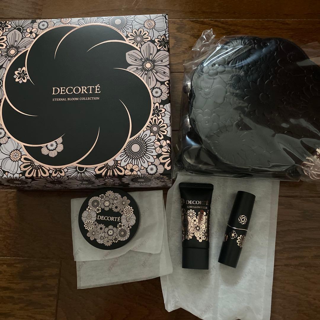 コスメデコルテ　クリスマスコフレ　2025 コスメデコルテの「2025年クリスマスコフレ」全色スウォッチ！イエベ