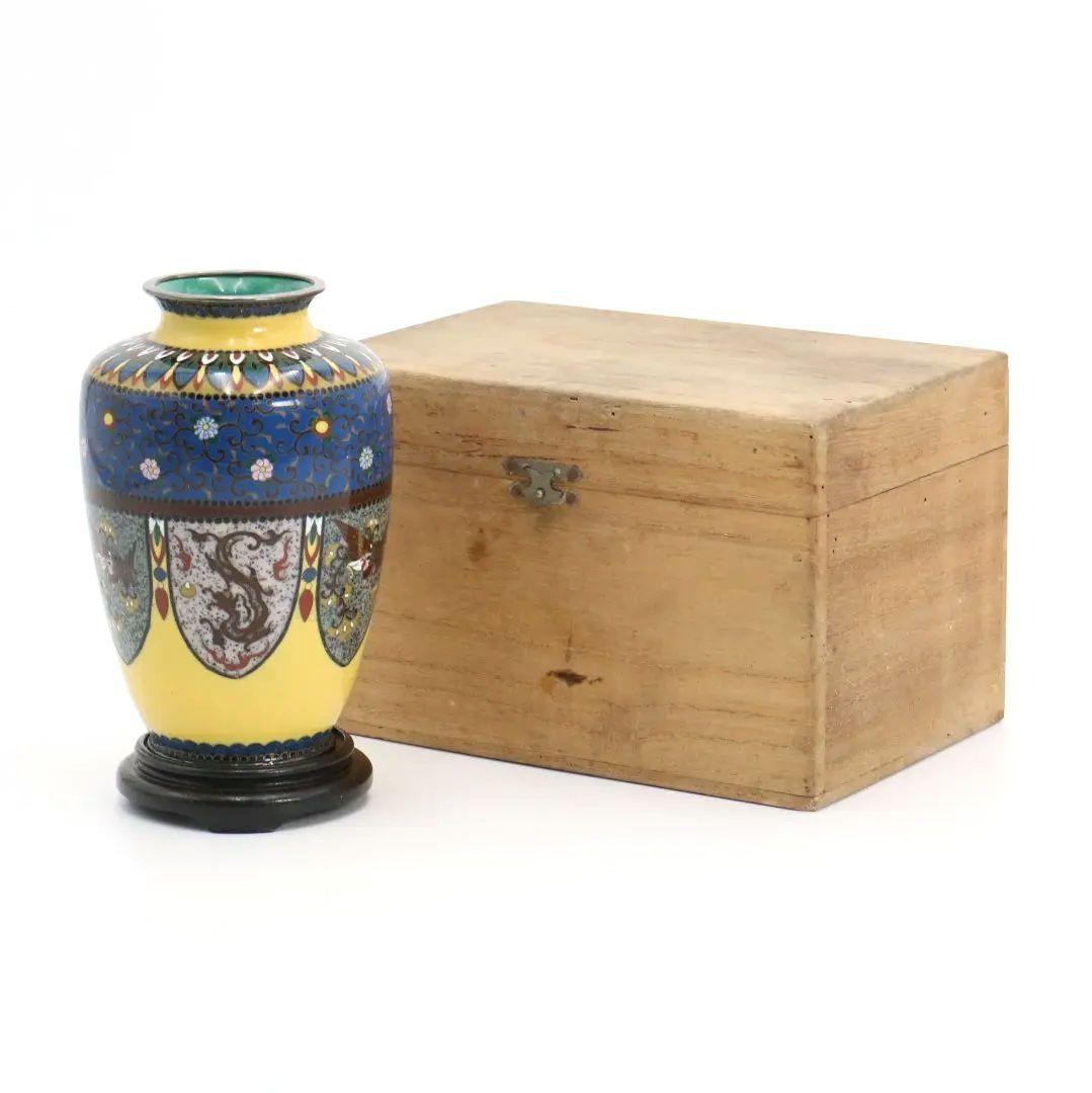 七宝焼 銀覆輪 唐草鳳凰龍図 花瓶 純銀刻印 唐木台座　V505　DC2 七宝焼 銀覆輪 唐草鳳凰龍図 花瓶 純銀刻印 唐木台座 V505 DC2