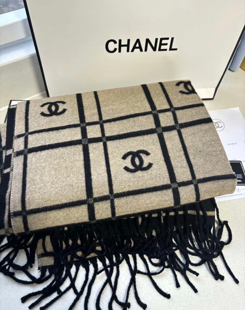 CHANEL 黒ベージュチェック柄スカーフ CHANEL（シャネル） ココマーク マルチカラー ツイリー スカーフ