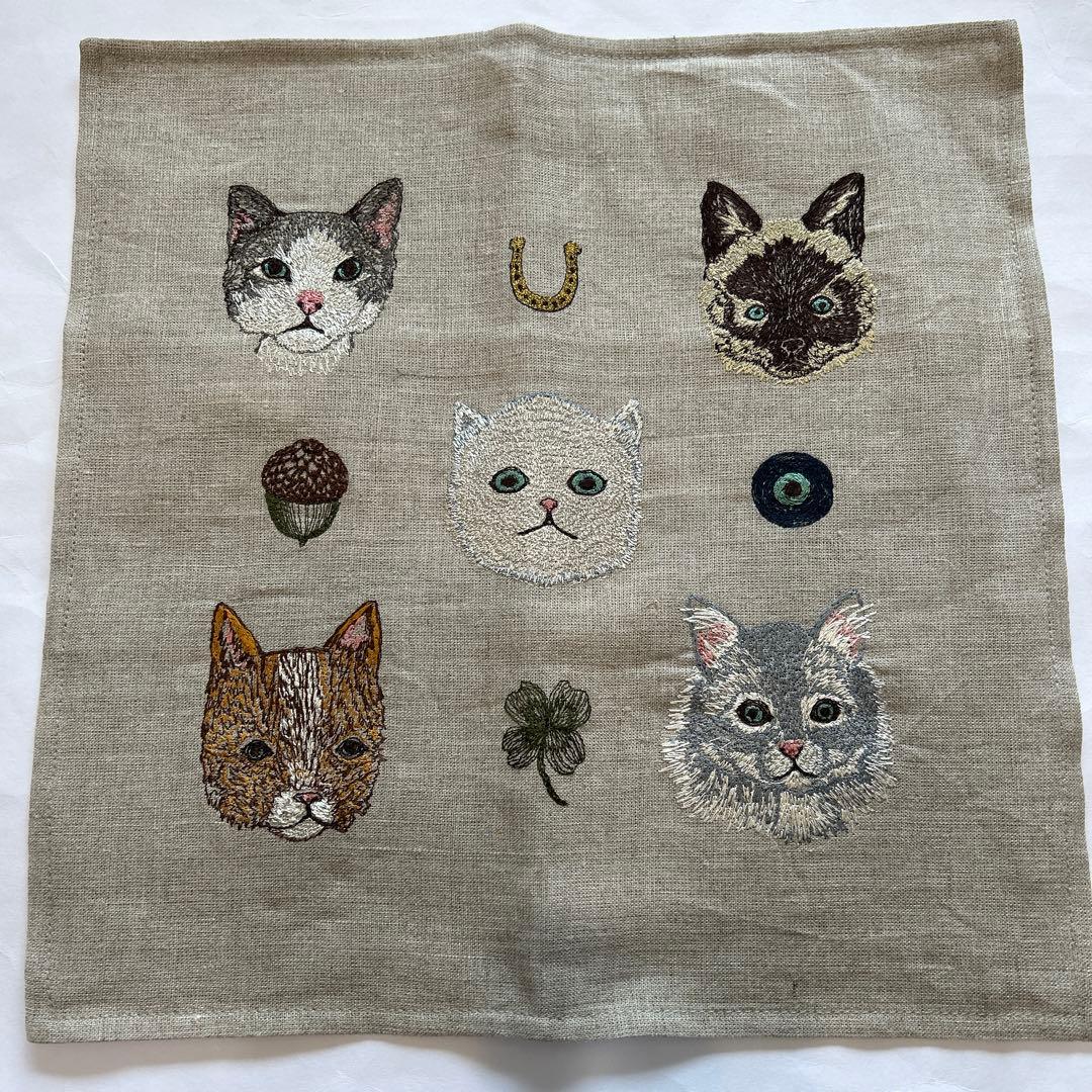 コーラル&タスク　Coral&Tusk ネコのクッションカバー　新品・新作 コーラル＆タスク(Coral&Tusk） 「怖がりの黒猫」クッションカバー（中