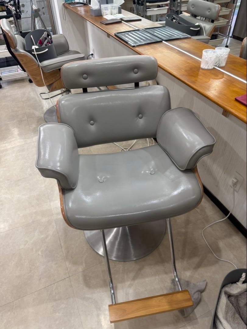 【送料込み】 美容室　中古スタイリングチェア　セット椅子 セット椅子・スタイリングチェア｜中古美容機器・中古理容機器の買取