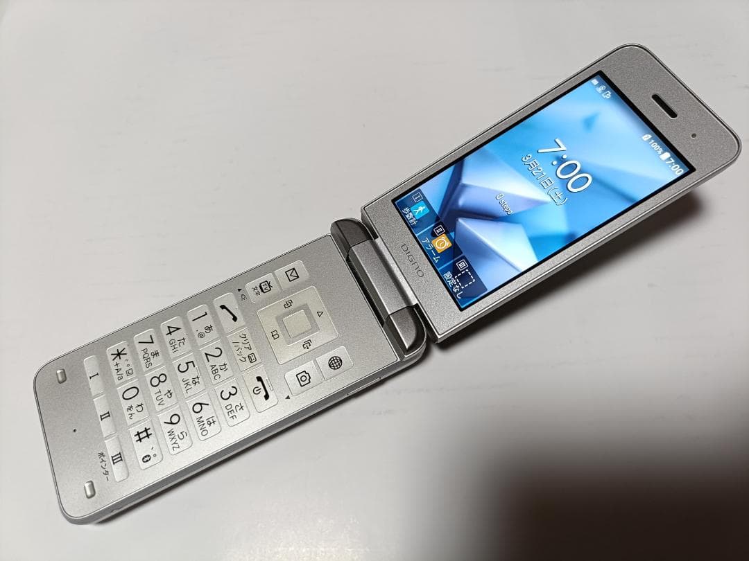 ☆ SoftBank DIGNO ケータイ3 902KC シルバー #2 中古 DIGNO ケータイ3 902KC SoftBank版SIMフリー 本体 Cランク 携帯