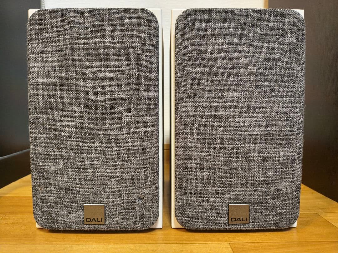 【最終値下げ】DALI Oberon 1 ブックシェルフライトオーク LO Dali Oberon 1 Bookshelf Speakers Light Oak (pair) – audiofi.ca