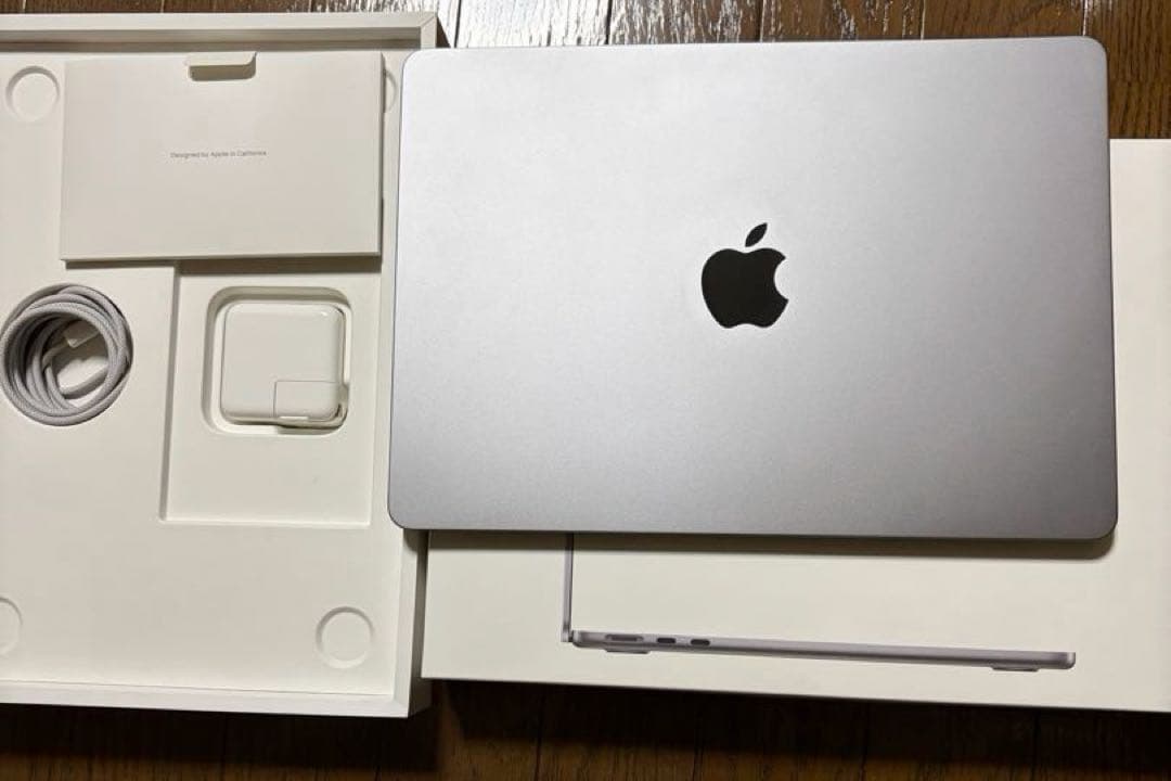 MacBook Air M2 256gb 8gb 96% スペースグレー 2022 Apple MacBook Air with Touch ID, M2 chip, 13.6-inch, 8GB RAM