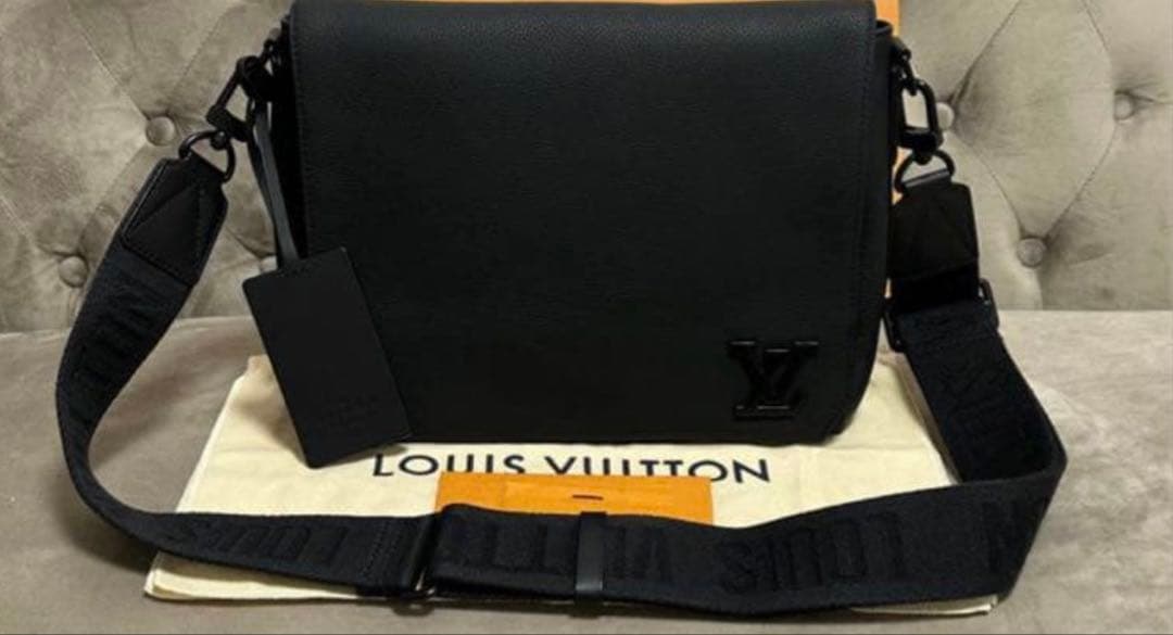 極上美品✨ルイヴィトン M57080 テイクオフ・メッセンジャー ICチップ 楽天市場】【ルイヴィトン】 テイクオフ メッセンジャー M57080 IC