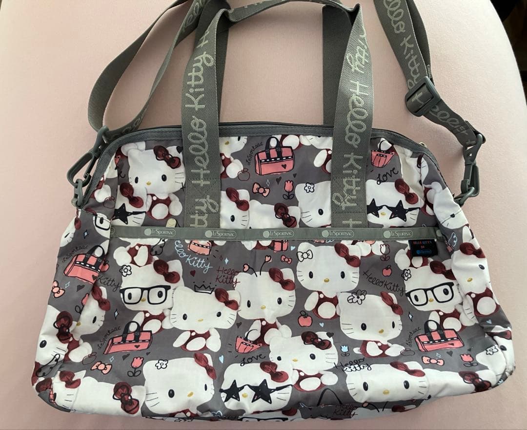 ピ*王様 ハローキティ レスポートサック 45周年コラボ 限定品 ハーバーバッグ ハローキティ × レスポートサック】45周年を迎えたハローキティとの