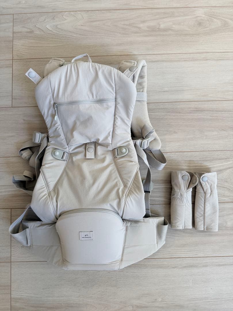 【美品】green label relaxing 抱っこ紐 ベージュ Pittoresk(ピトレスク) BABY CARRIER ON ベビーキャリアオン